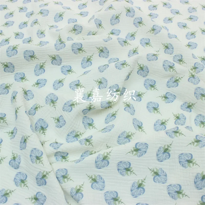 

10X1.35M Cotton Double-layer Gauze, Crepe, Blue Strawberry Fabric, Children's Clothing, Loungewear, Pajama Fabric
