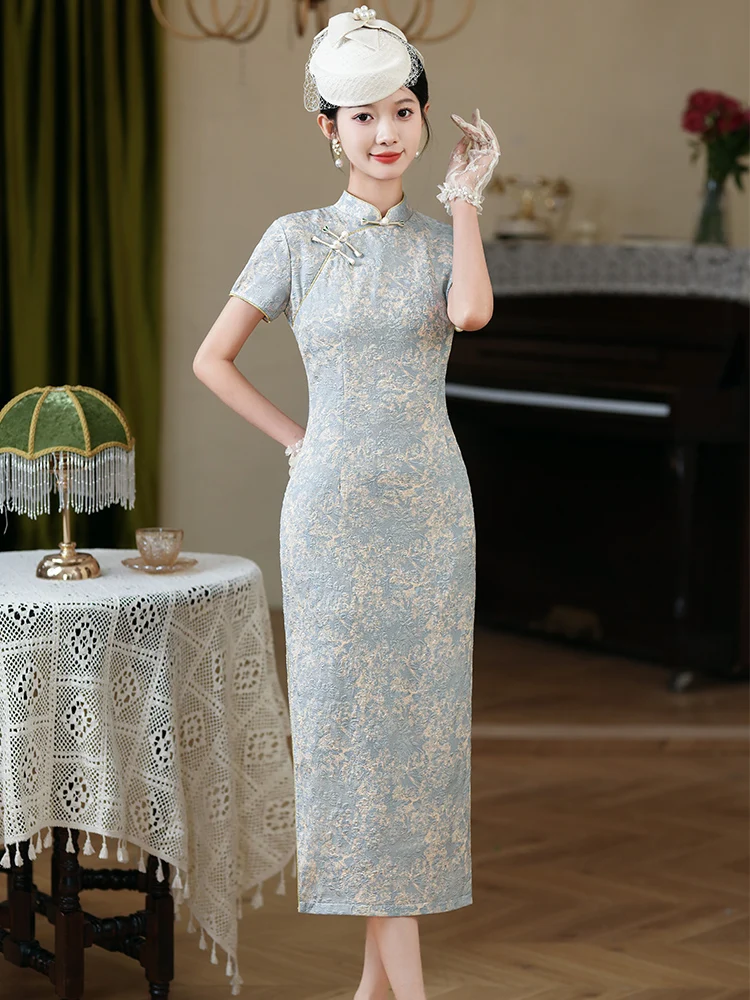 

Новое китайское длинное ципао Ele Young Sle светлого цвета для повседневной носки, в ретро-стиле, с косым воротником, коротким рукавом и цветочным узором