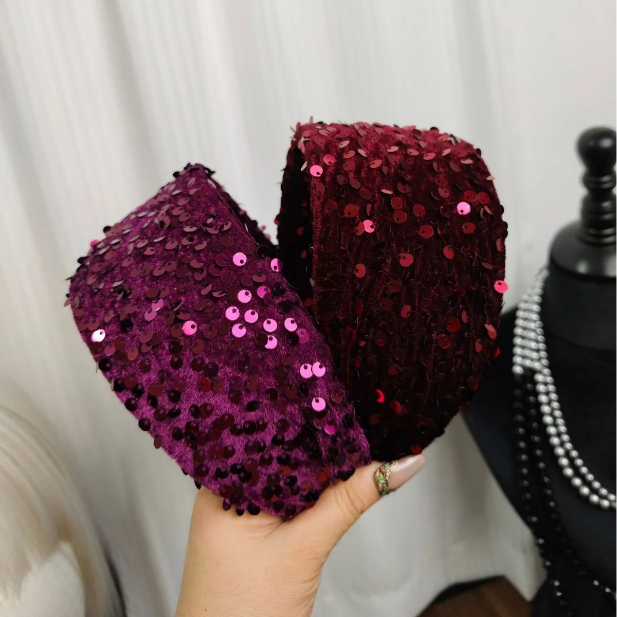 

Wide Glitter Headband for Women 2025 Trendy High Crown Sexy Shiny Party Hair Accessory Colorful Sparkly Hairband Gift Idea