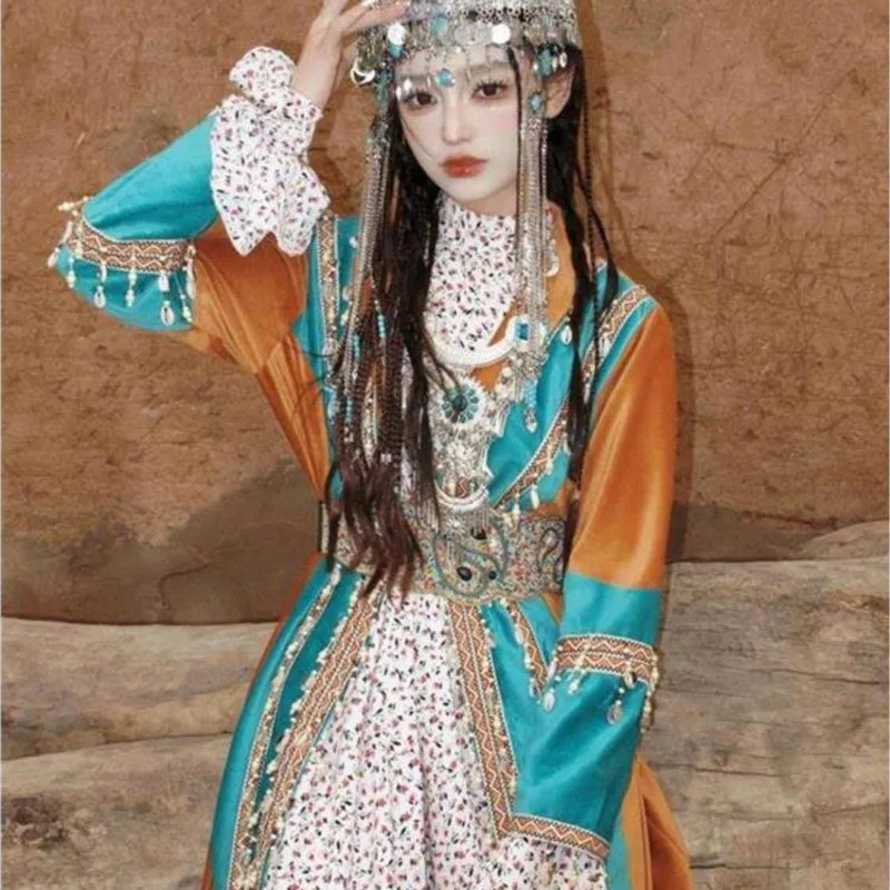 

Ethnic characteristic travel photography and portrait clothing
