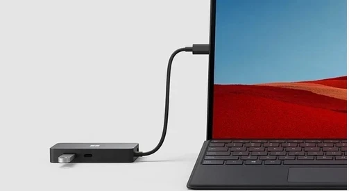 محول USB-C لمحطة إرساء السفر متعدد المنافذ مع VGA USB 3.2 GEN 2 Ethernet للوصول على التشغيل