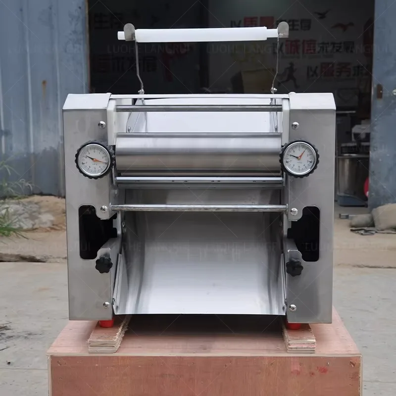 

Household Small Commercial and Noodle-making Machine, Stainless Steel-made Noodle Machine, Noodle Forming Machine