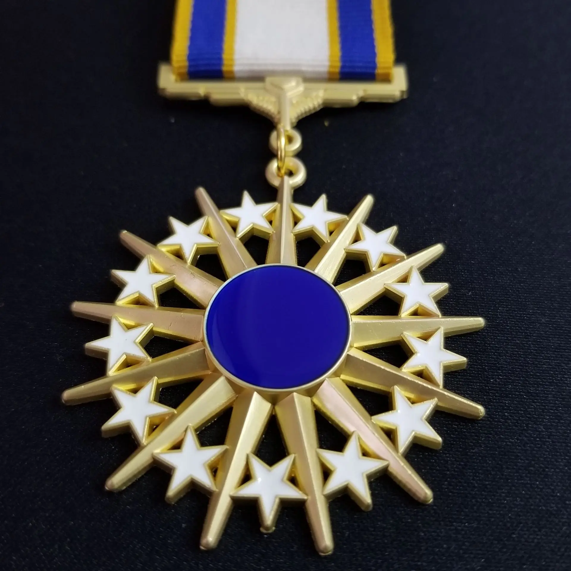 الولايات المتحدة فيتنام سلاح الجو الخدمة المتميزة ميدالية قلادة شارة الشريط العسكري دبابيس الديكور الحرف جمع الهدايا