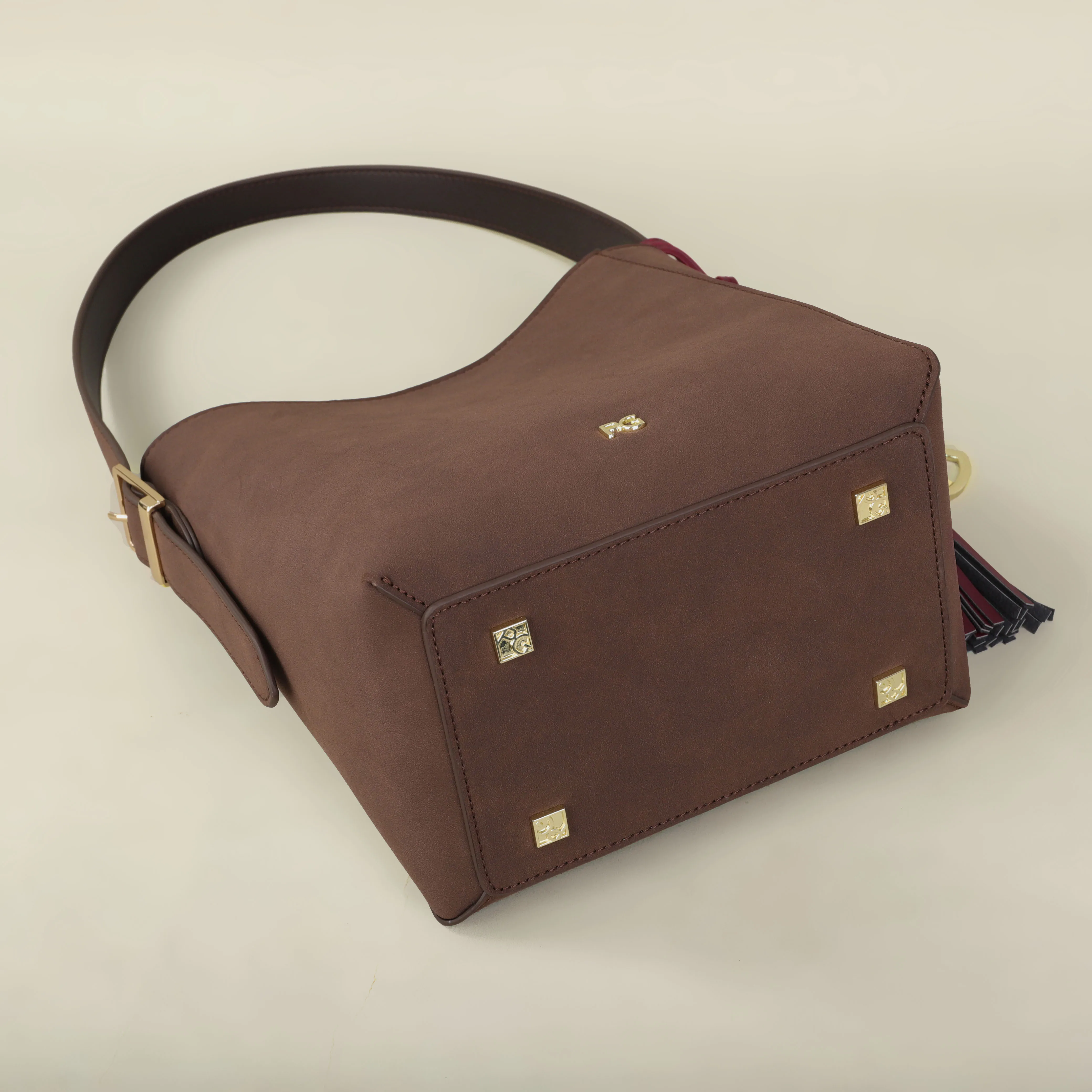 PG PATSY GARIS Leichte Nischen-Luxus-Schultertasche Neuestes Modedesign Hochwertige Minimalistische Elegante Strandtasche Ausverkauf – Detail 9
