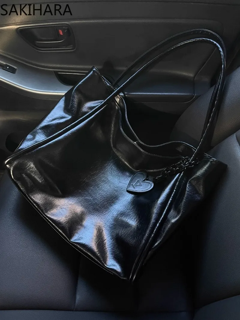 Tote Bag for Women PU Leather Office Lady All Match Black Fashion Solid Color Love Pendant Large Capacity Bolsas Para Mujeres