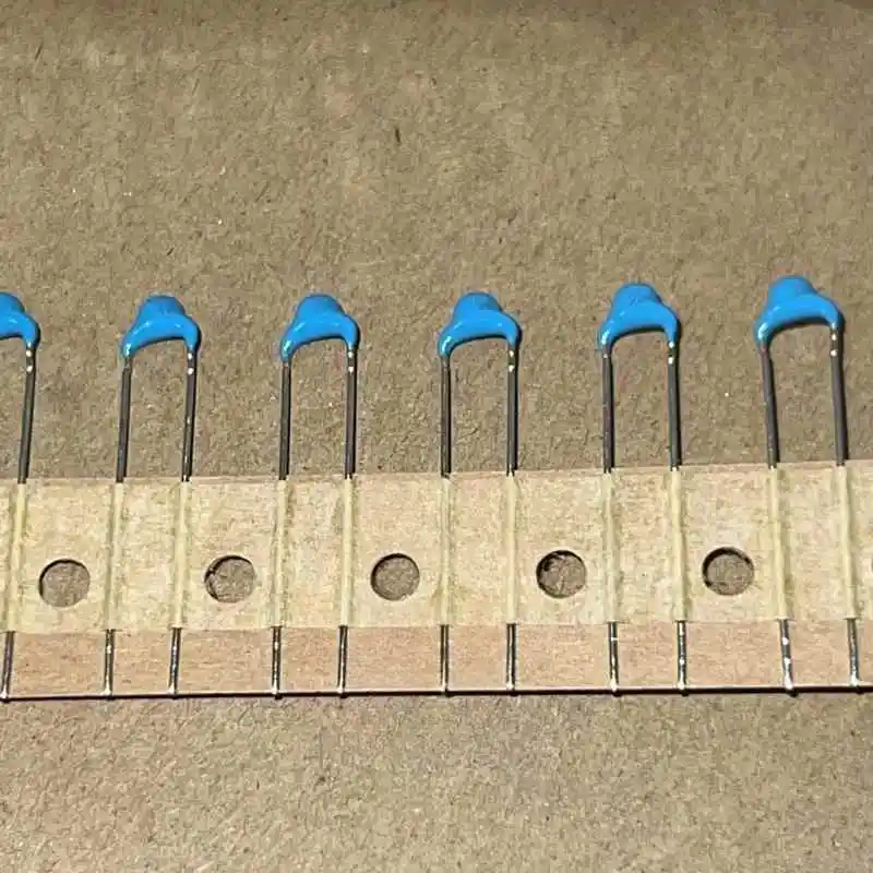 Condensadores cerámicos de alto voltaje, 1KV, 1000V, 47PF, 470J, 5%, 5MM