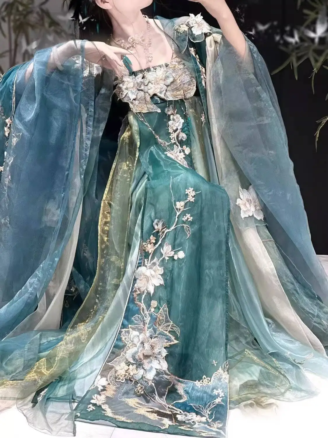 Women In Hanfu Heavy Embroidery Long Sleeve Shirt Chest-High Hezi Skirt Twelve Gods Of Flowers Series Spring Costume Cosplay