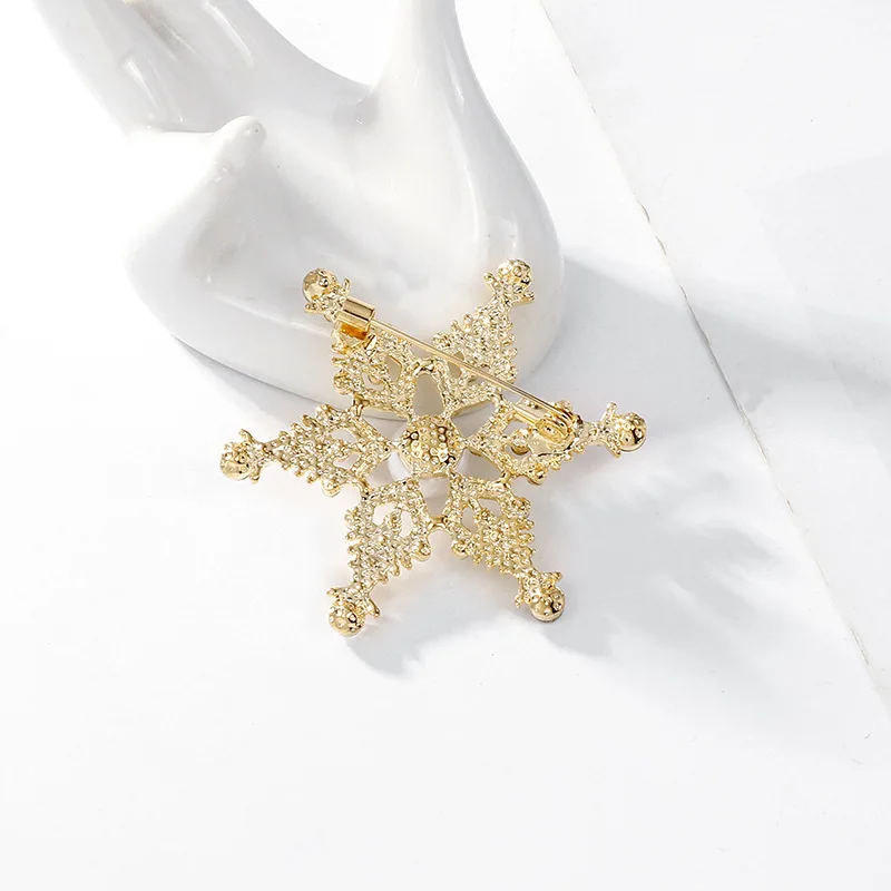 Christmas Snowflake Brooches Pins 2-color Rhinestone New Year Winter Flower Brooch Fashion Jewelry Gifts