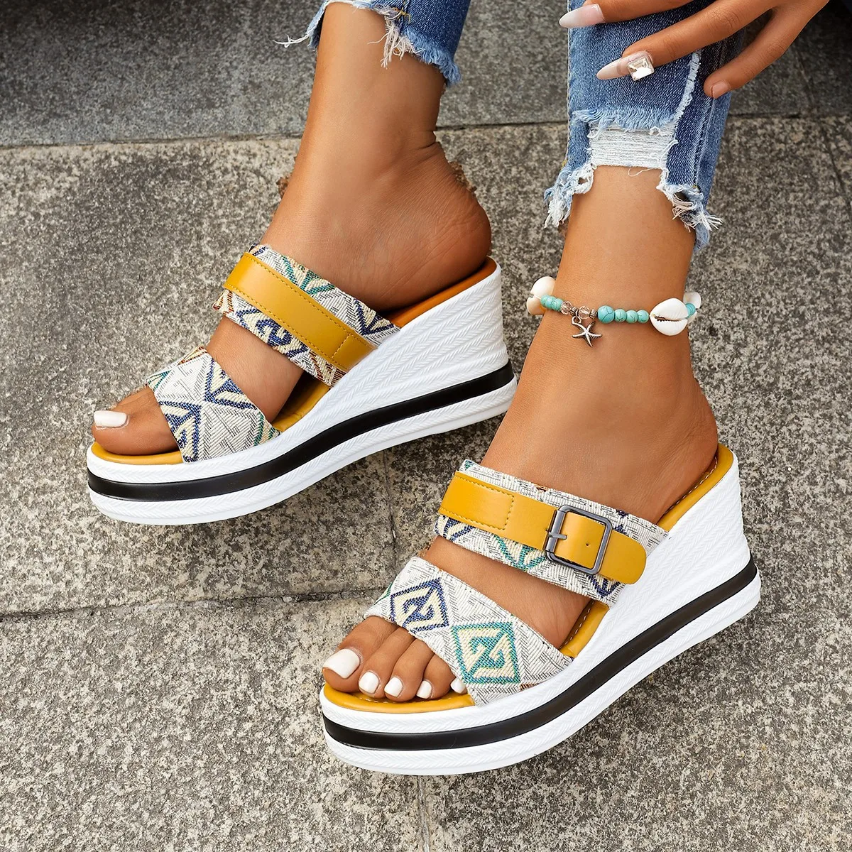 2025 Summer New Women's Wedge Slippers Sandals Outdoor Beach Casual Shoes Women's Durable Slippers