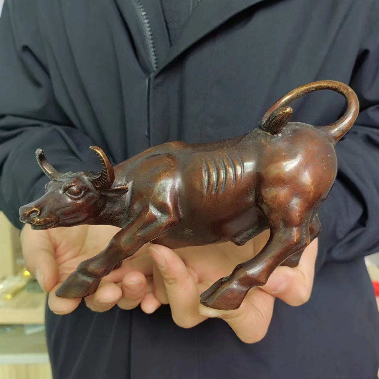 

Pure Copper Wall Street Bull Statue Sculpture, Brass Cow Ox Statuet Figurine Modern Home Decor Office Lucky FengShui Ornaments