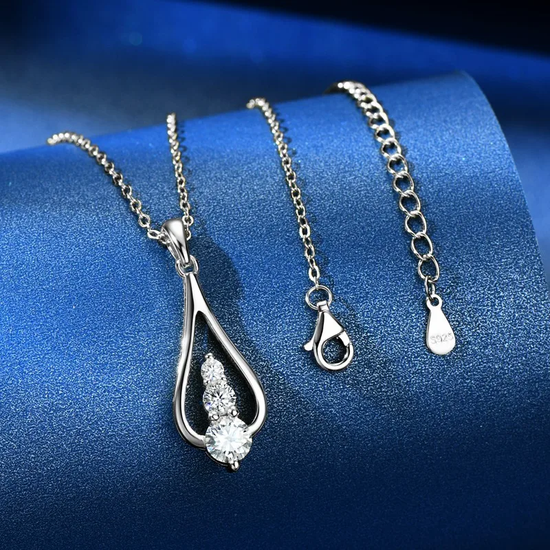 

AINUOSHI New Women Party Wedding Fine Jewelry 5mm&3.5mm&2.5mm Moissanite Necklace 925 Sterling Silver Waterdrop Charms Necklaces