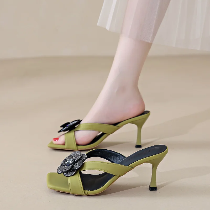 

Тапочки, женская обувь, удобные туфли на среднем каблуке, тренд 2025, новая летняя женская обувь, женские модные крутые шлепанцы на высоком каблуке, женские шлепанцы