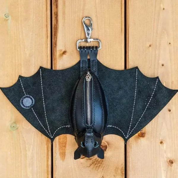 Halloween-Fledermaus-Schlüsselanhänger, Münzgeldbörse, niedliche Mini-Geldbörse aus PU-Leder, Gothic-Anhänger, Geschenk für Frauen und Mädchen – Detail 2