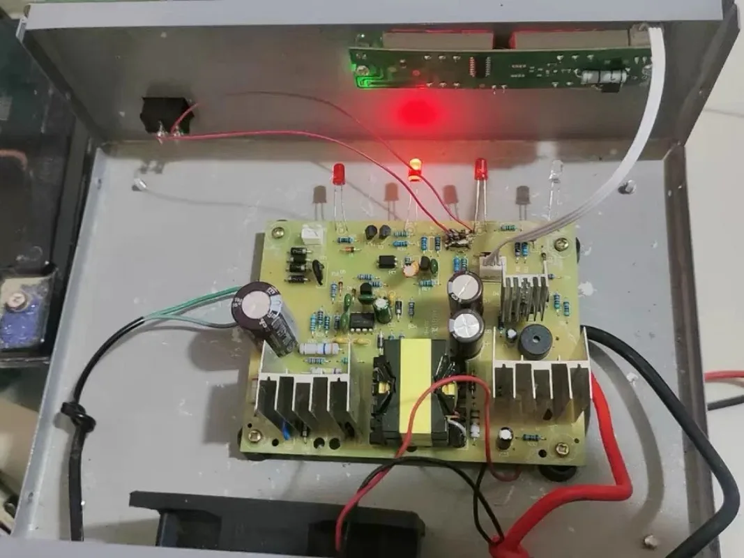 For Intelligent Automatic Battery Charger, 4 LED Indicator Board, Universal Charger for 12V / 24V Motorcycle & Car Battery