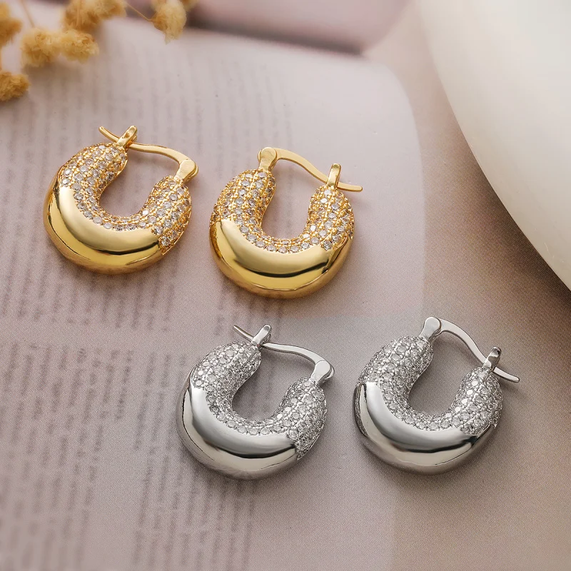 

Fashionable Light Luxury Copper Plated 18K Gold Zircon Geometric Earrings for Women Exquisite High-end Versatile Ear Jewelry