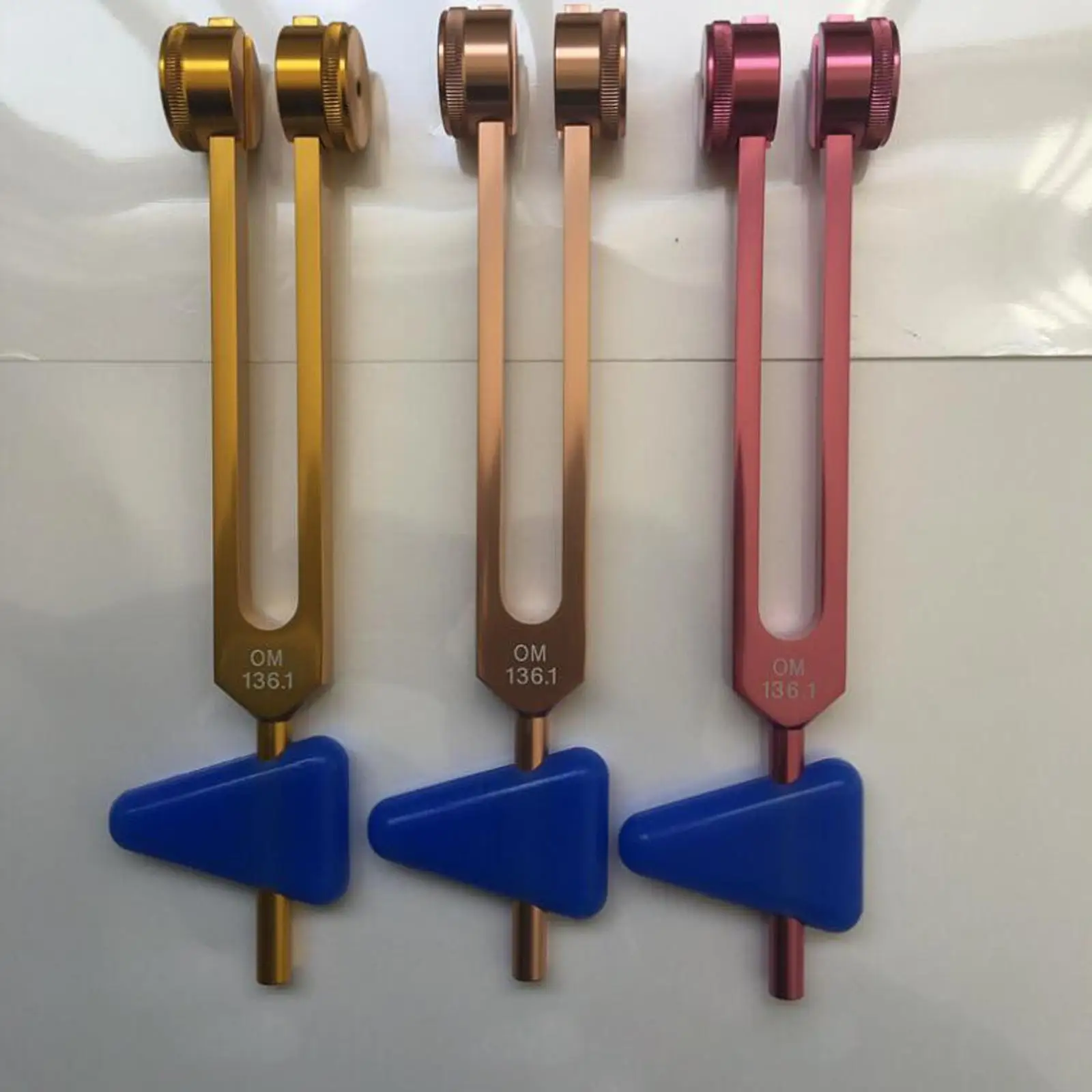 Professional 136.1HZ Tuning Forks Set & Wooden Mallets and Triangular Silicone