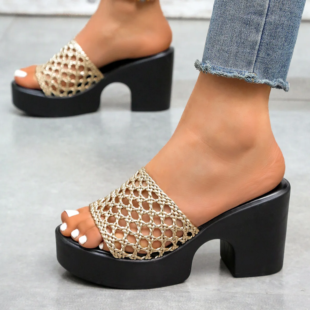 

2026 Summer New Platform High-heeled Slippers Women Fashion Hollow Open Toes Chunky Heels Shoes Women Outdoor Casual Sandals 43