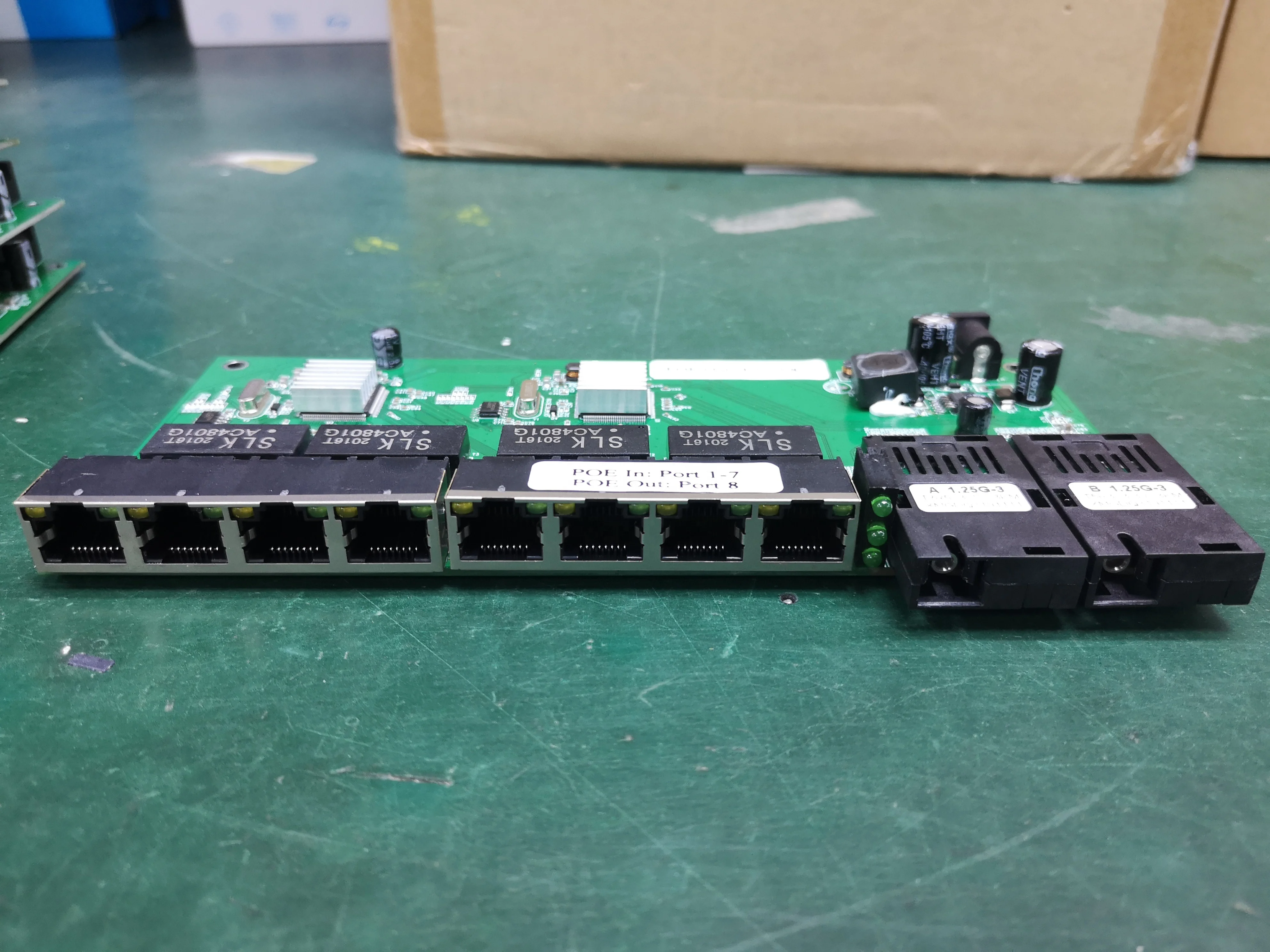 Ters POE anahtarı 10/100/1000M Gigabit Ethernet anahtarı 8 RJ45 UTP artı 2 SC Fiber portu RPOE anahtarı PCB kartı 3KM