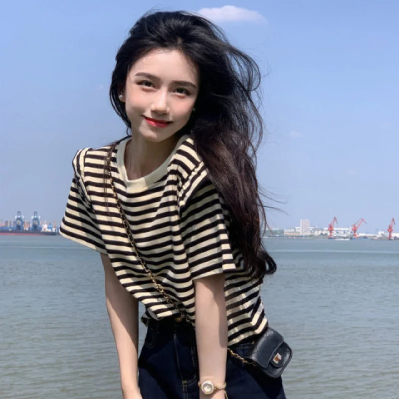 

Cotton Striped Round Neck Light Cooked Short Sleeved T-Shirt With Mushroom Edge Design, Niche Loose Top