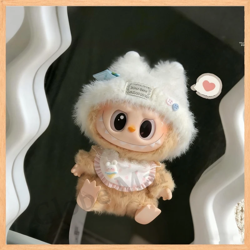 

Для Labubu нарядный набор Generation12, стиль сидячей вечеринки с милой шляпой, нагрудником, виниловый брелок, одежда