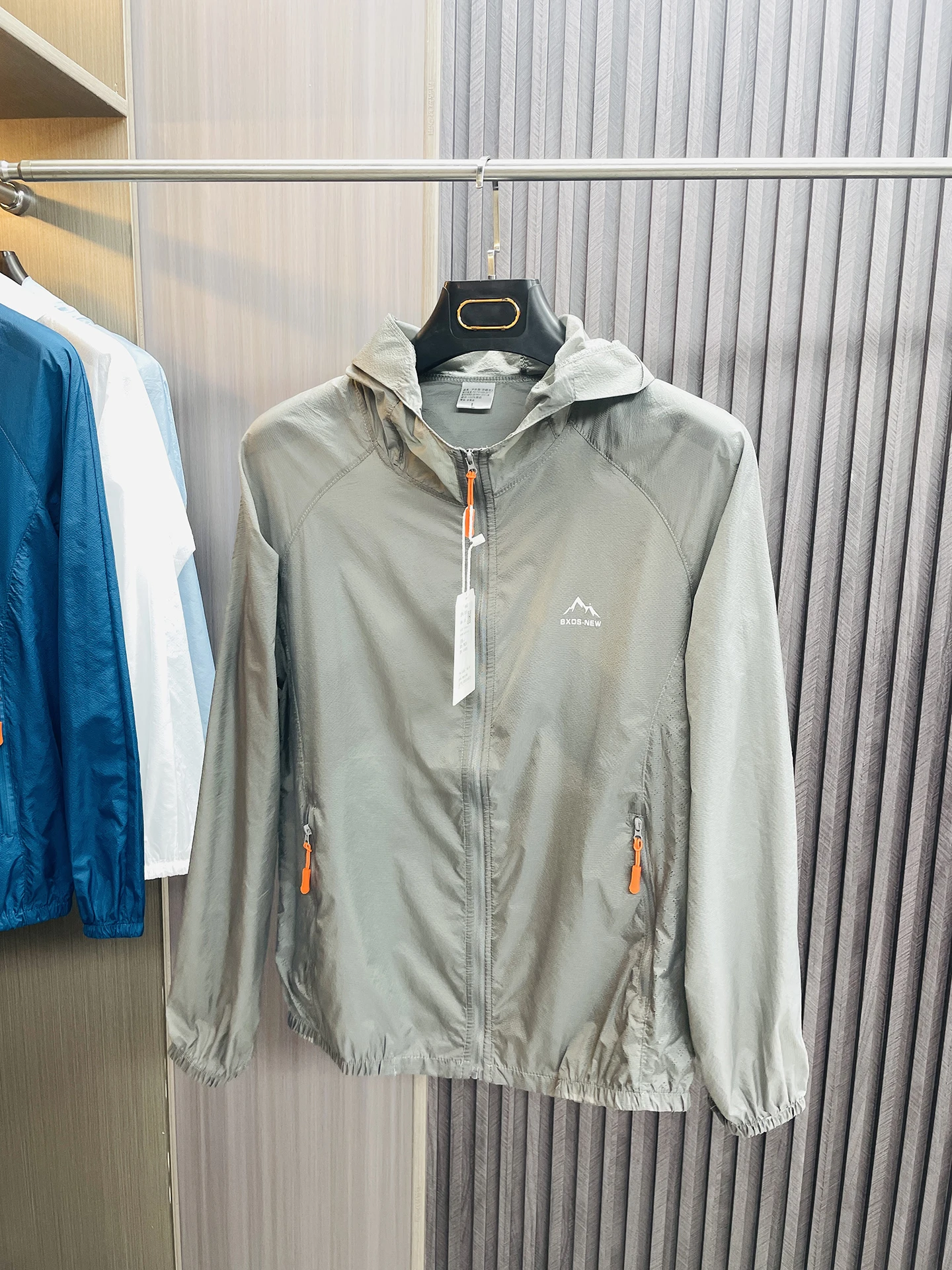 

Легкая дышащая, тихоя, тонкая, как крыло цикады, летняя уличная одежда с капюшоном и защитой от солнца, верхняя одежда из кожи