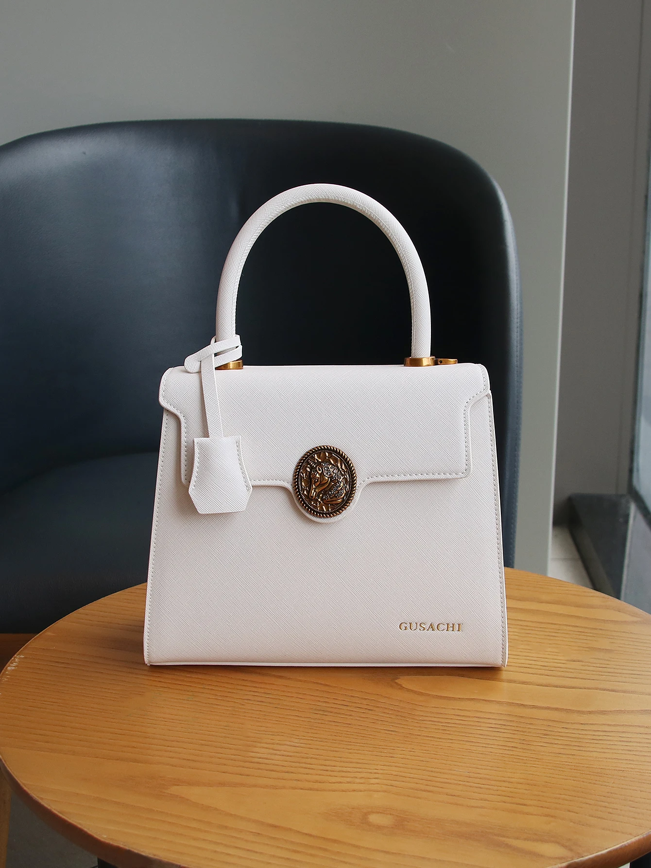 Fashionable new 2026 ladies' handbags with high sense, Kong Quelan-shaped handbag retro old hardware Joker palmprint texture lad