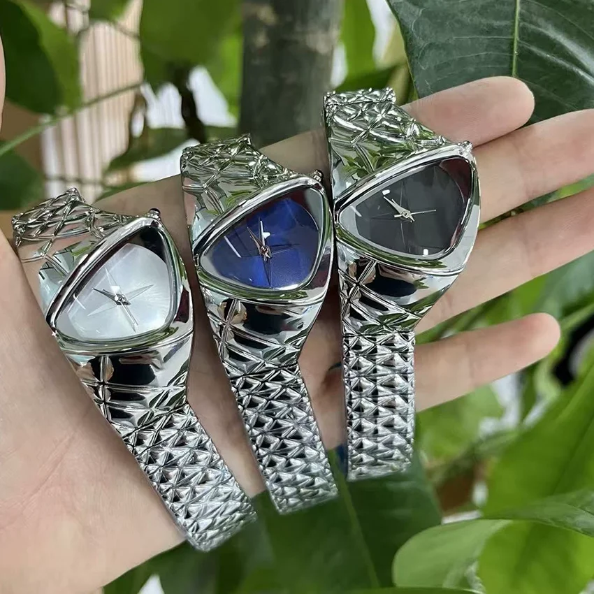 Fashion Design Women's Men Watches Creative Half-Moon Dial Quartz Authentic Watch Premium Women's Wristwatch for Men Women Gift