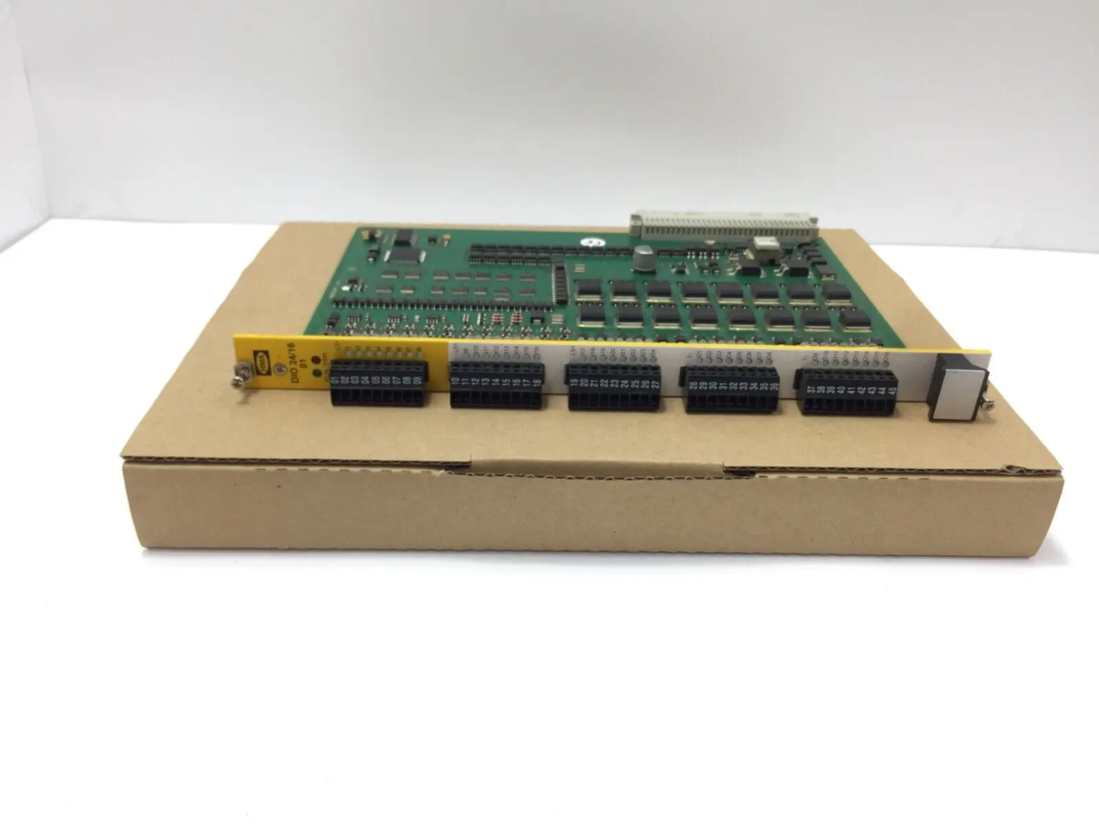 Módulo HIMA Entrada e Saída, F60, DIO 24/16 01