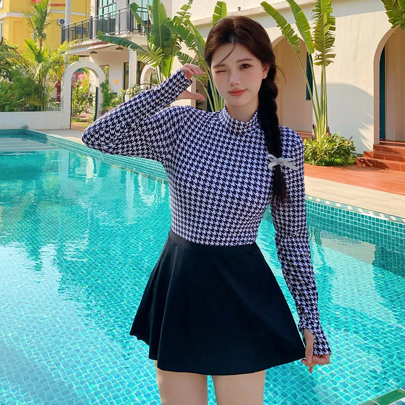 

Korean version of fat MM large size swimsuit for women, plaid one-piece long-sleeved belly cover and thin 2025 new swimsuit