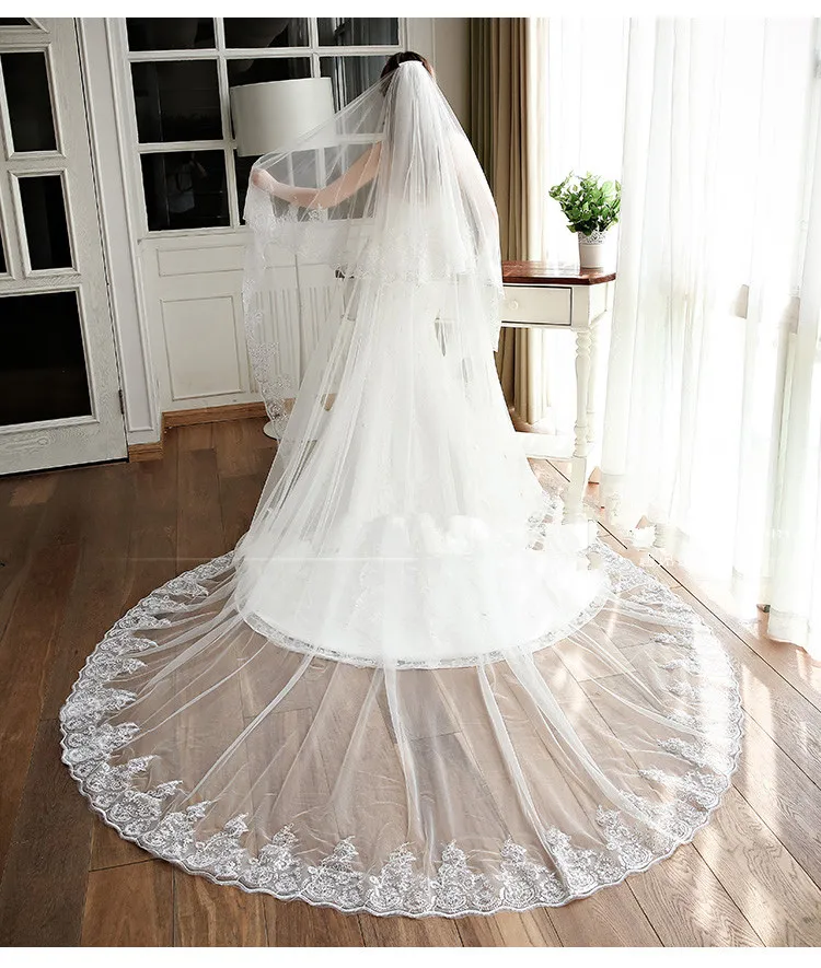 

New 3M White/Ivory Beautiful Cathedral Length Lace Edge Wedding Bridal Veil With Comb Wedding Accessories