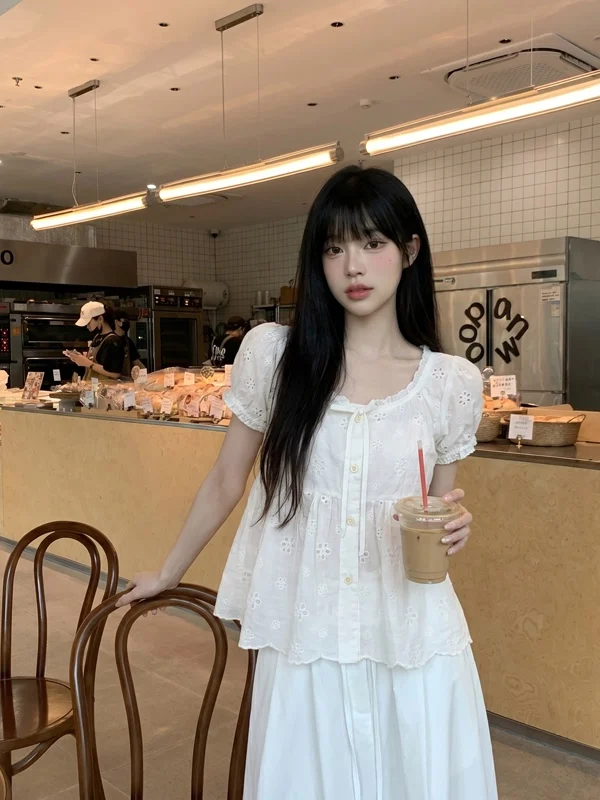 

Summer Heavy Embroidery Hollow out Gentle Style Shirt Women's Loose Fit Bubble Sleeve High Waist Doll Shirt Breathable Polyester