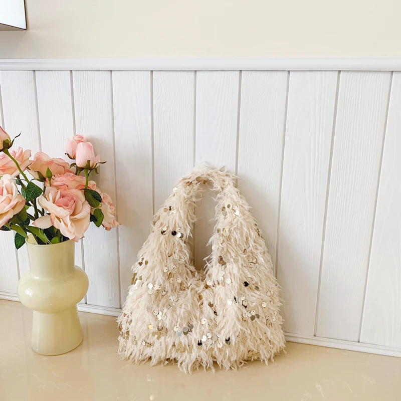 

Velvet Bling CHAINS Zipper Crossbody Bags 2026 Sophisticated Fashionable Bags Christmas Gift Banquet Sense of Luxury Handbags