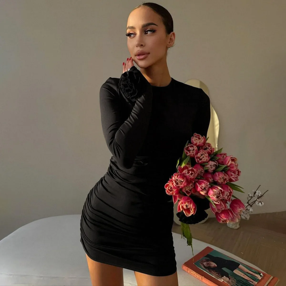 

Autumn Sexy Slim Women's Elegant Long Sleeve Pleated Birthday Mini Dress O-Neck Bodycon Ruched Package Hip Party Dress