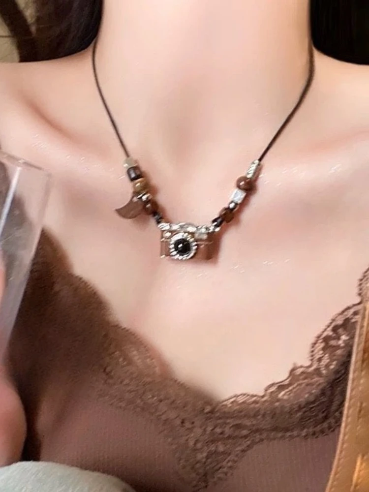 Vintage Y2K Brown Camera Pendant Necklace Women's Punk Hip-Hop Simple Personality Collar Female Unique Fashion Accessories Gift