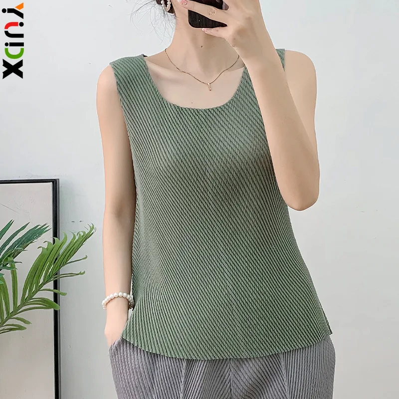 

Miyake Pleated Sleeveless Round Neck Women's Undershirt Bottoming T-shirt Solid Ageing Slim Temperament Top 2024 Summer New