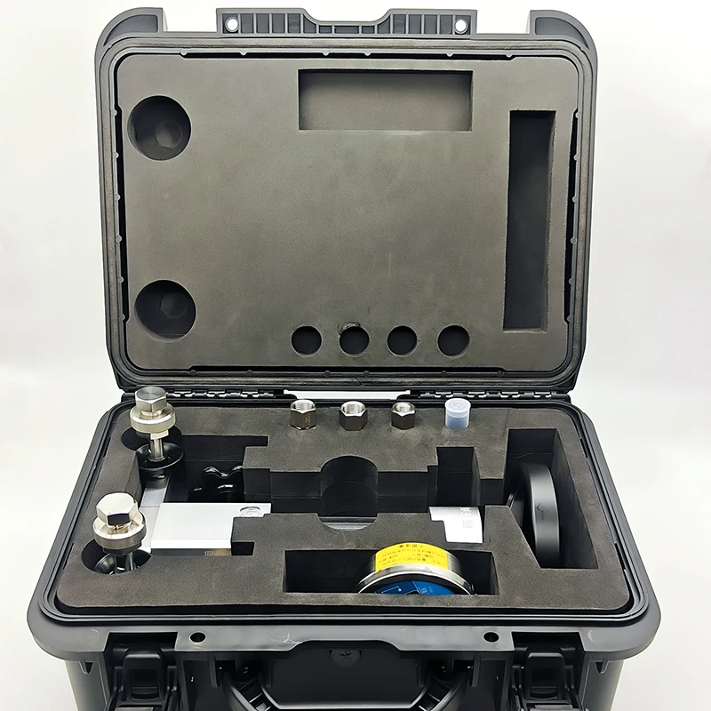 High-Precision 700Bar Portable Hydraulic Hand Pump, Complete Calibration Kit with Gauge for Industrial Pressure Testing