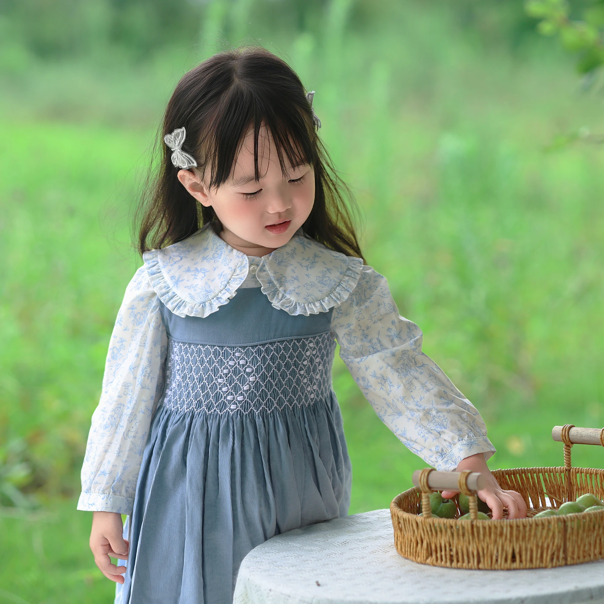 Girls Handmade Smocking 2Pcs Dress Set Blue Corduroy Vest Dress with White Long Sleeve Lapel Rabbit Print Shirt Outfit Clothing