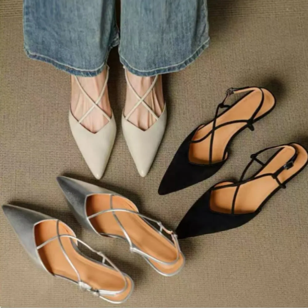2026 New Style Pointed Toe Low Heel Mule Shoes Women French Retro Single Buckle Strap Fashion Pointed High Heel Sandals