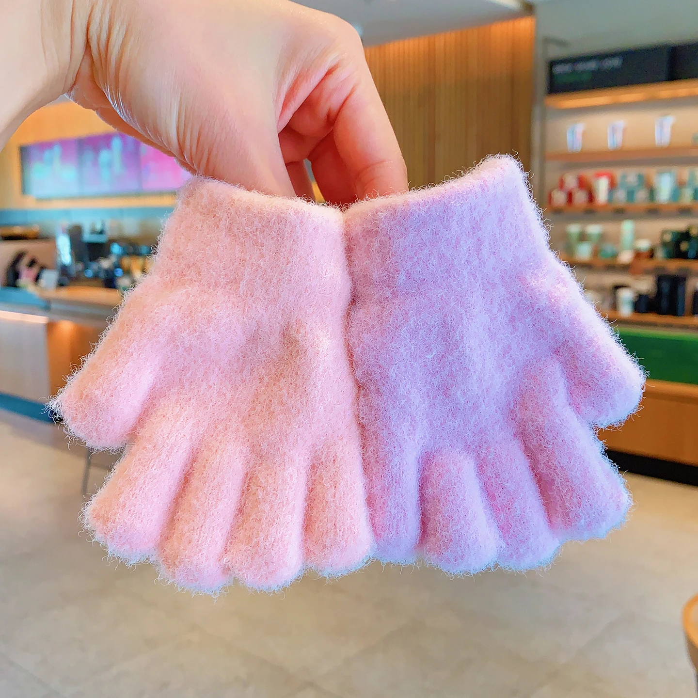 Weiche, flauschige, gestrickte, dehnbare Vollfingerhandschuhe für Mädchen, Jungen, Kinder, Kleinkinder, Plüsch, Bonbonfarben, warme Handschuhe für den Winter 2026 – Detail 7
