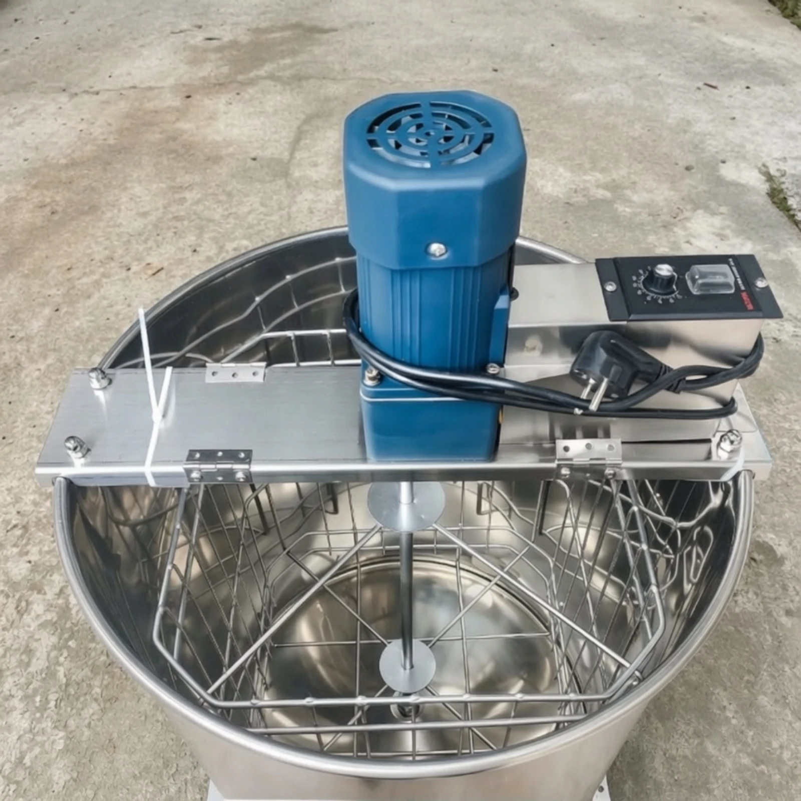 Electric Honey Extractor Stainless Steel Four-Frame Honey Extractor Beekeeping Equipment Time-Saving Rust-Resistant - view 6