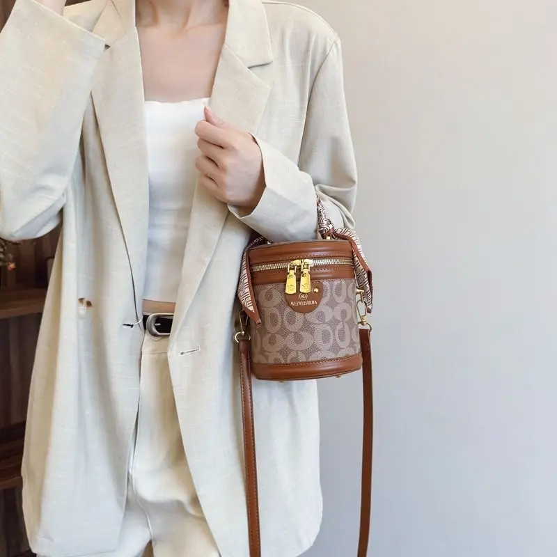 Premium Bucket Bag New Temperament Commuting Fortune Cylinder Bag Versatile Fashion Popular Beautiful Shoulder Messenger Bag