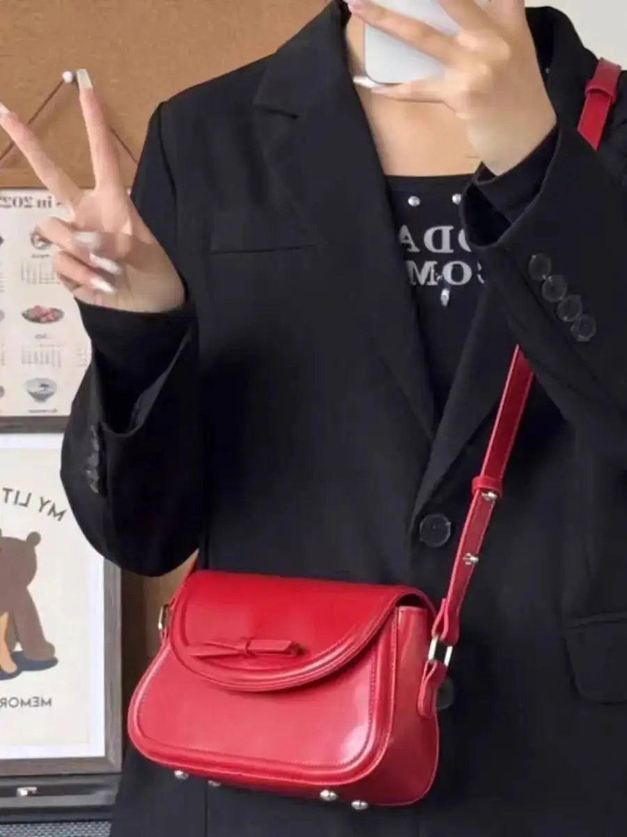 بلوم خمر القوس الأحمر حقيبة يد المرأة تنوعا جلدية شيك تحت الإبط حقائب كتف Y2k السيدات مربع حقيبة ساعي 2025 جديد