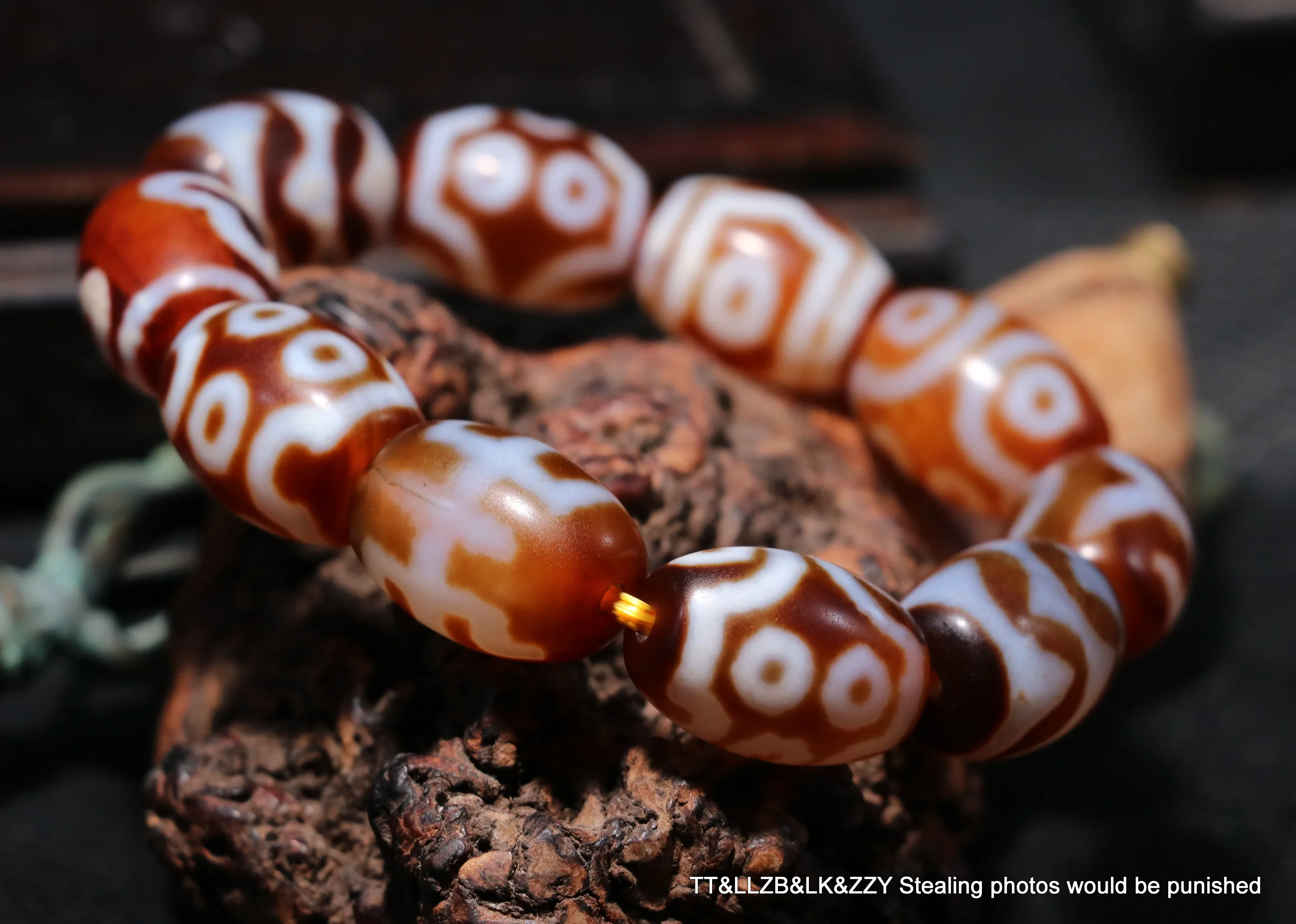 

Magic Power Tibetan Old Red Agate totem Multiple Symbols Big Daluo dZi Bead Bracelet Men 2022 LKbrother Sauces Top Quality