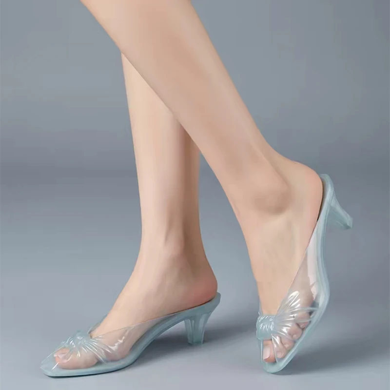 Sandalias de tacón bajo estilo francés, modernas, con brillantina, tipo gelatina, con punta abierta, para la playa y eve