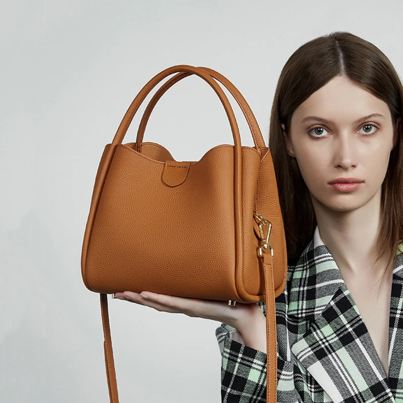 

Toptrends Cowhide Genuine Leather Bucket Shoulder Bags For Women 2025 Luxury Designer Crossbody Purses Work Tote Ladies Handbags