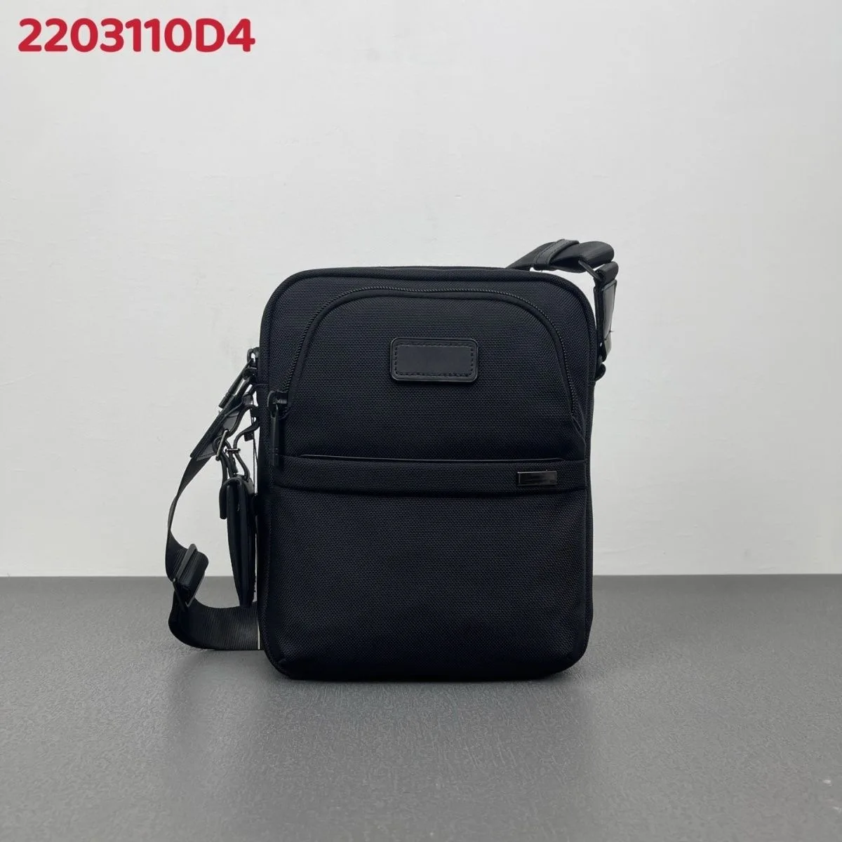 

2026 New Arrival Ballistic Nylon Durable Men's Classic Upgraded Business Commuter Shoulder Crossbody Bag 2203110D4