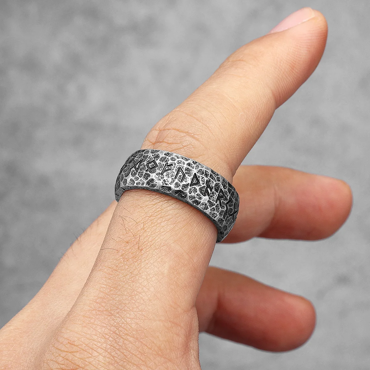 خمر فايكنغ رون الدائري الرجال الشمال الأساطير الفولاذ المقاوم للصدأ المتعثرة تميمة الفرقة للذكور متسابق المجوهرات الرجعية هدية بالجملة