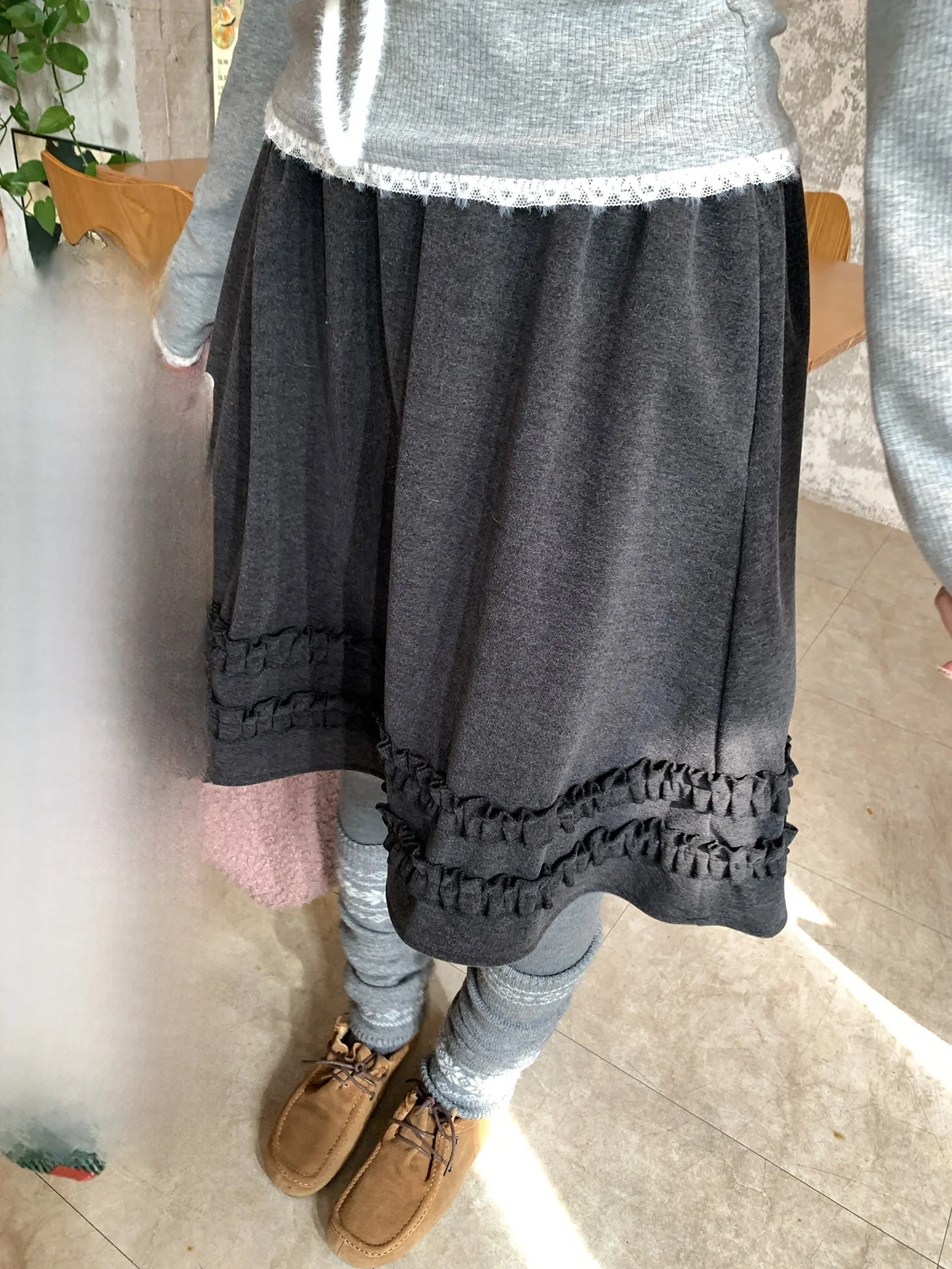 

Holli Korean Sle Slimming Double Layered Woolen Skirt with kets Midi A-Line Skirt for Women Winter Collection
