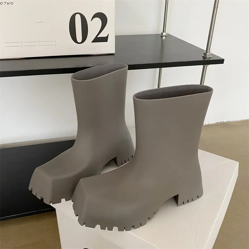 Luxury Women Boots Fashion Designer Boots Waterproof Non-slip Short Boot Square Toe Soft Leather Comfy Women Platform Rain Boots