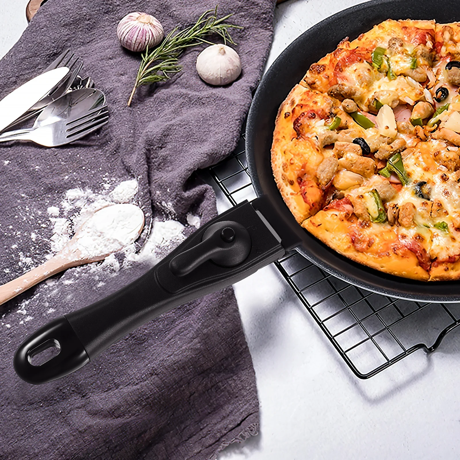 

1Pcs Universal Silicone Pan Handle Detachable Self-Lock Heat Resistant Grip Replacement Fry Pan Cooking Utensil Accessory